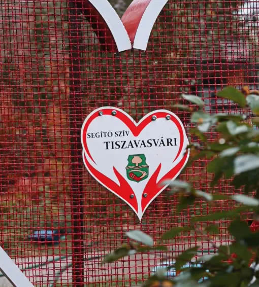 Nem tűnik el a tiszavasvári szívecske kupakgyűjtő: Felújítás után visszatér
