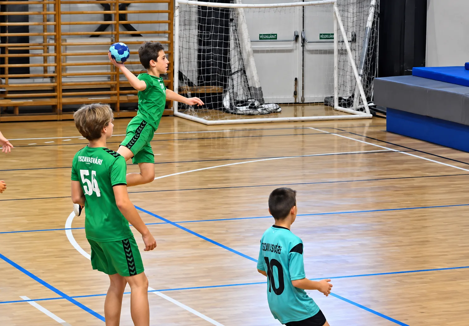 Gólzápor idegenben: Dupla győzelmet aratott a Tiszavasvári U14-es férfi kézilabdacsapata!